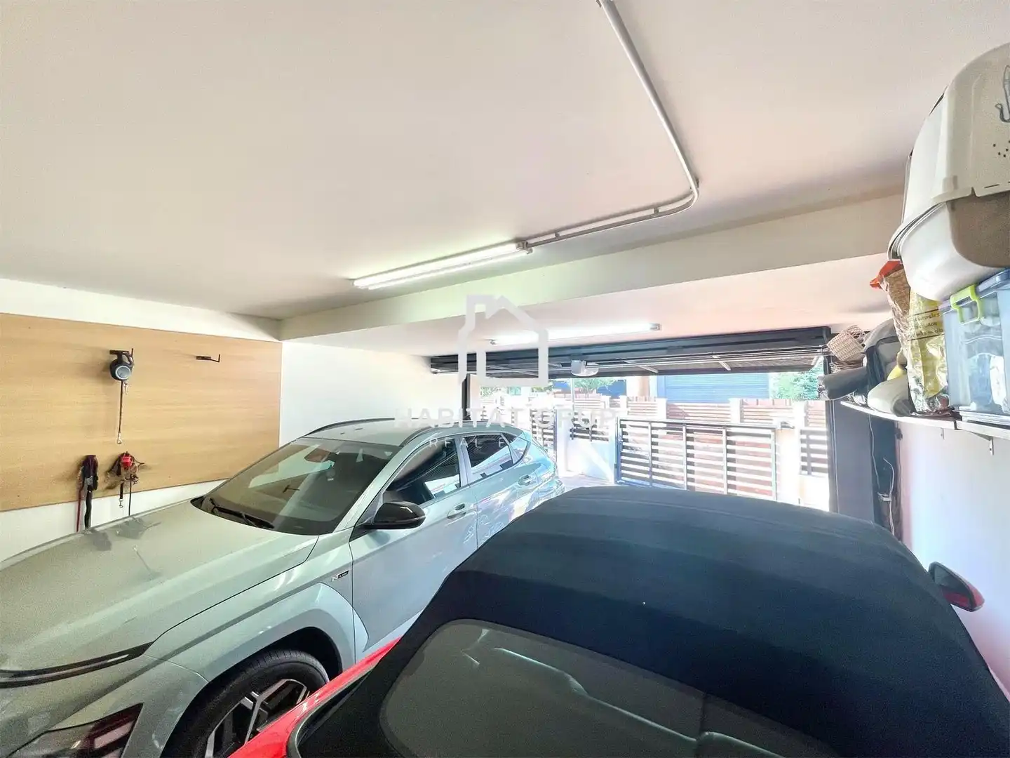 Parking de Casa o chalet en venta en Medinyà con Aire acondicionado, Calefacción y Jardín privado