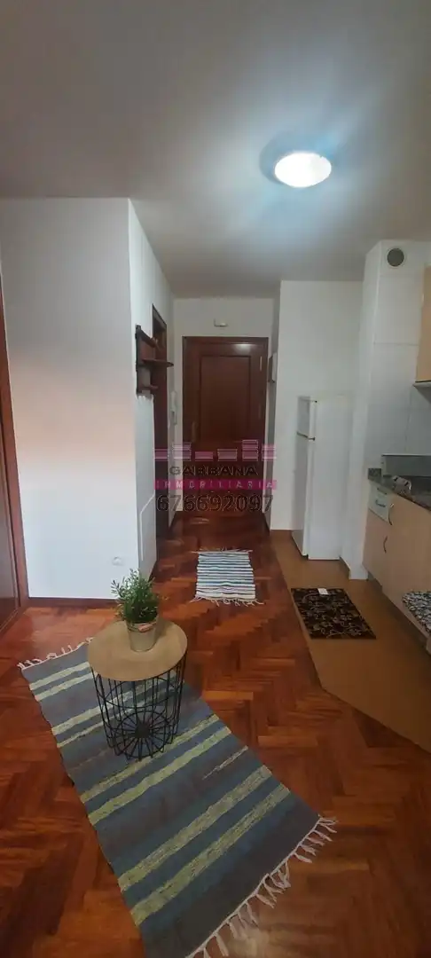 Study for rent in Rúa do Areal, 88, Centro - Areal
