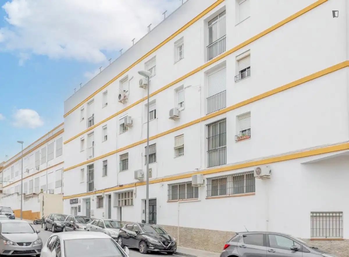 Vista exterior de Apartament per a compartir en Jerez de la Frontera amb Moblat, Rentadora i Microones