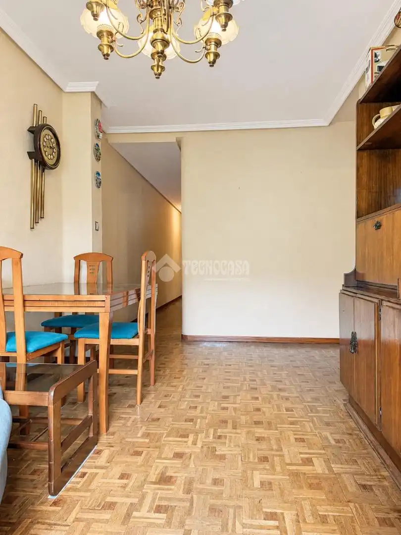 Flat for sale in Madrid  with Air Conditioner and Heating
