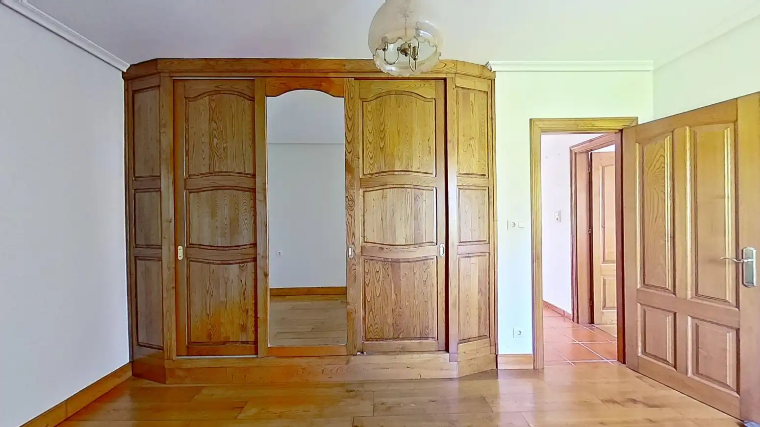 Habitación de Casa o chalet en venta en Alfoz de Lloredo con Calefacción, Jardín privado y Parquet