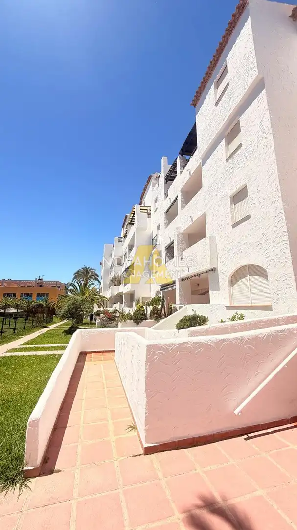 Außenansicht von Wohnungen zum Verkauf in La Manga del Mar Menor mit Klimaanlage, Heizung und Terrasse