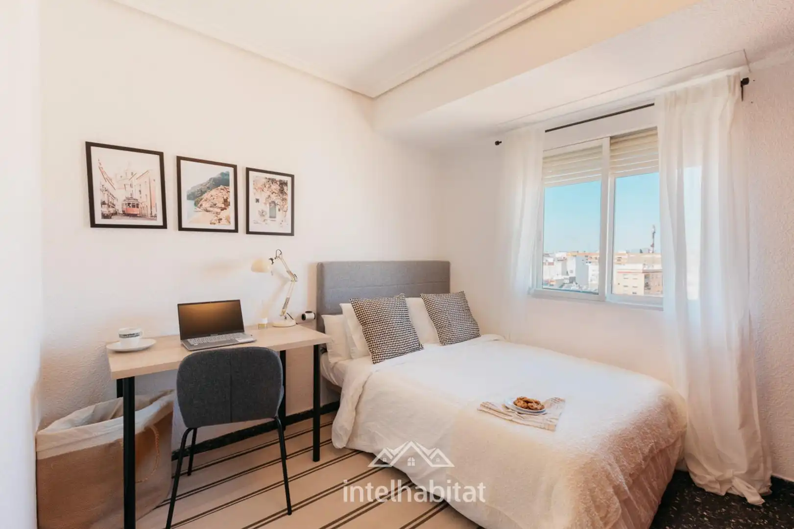 Bedroom of Flat for sale in Mislata  with Air Conditioner, Furnished and Balcony