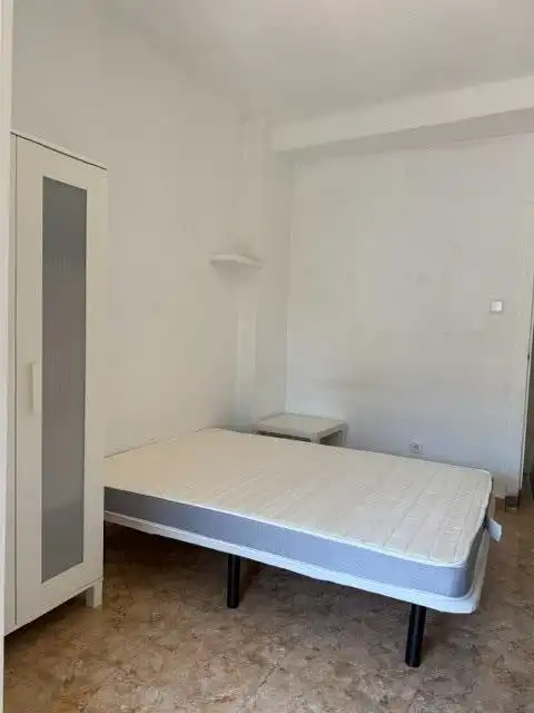 Habitación de Piso en venta en Murcia con Terraza y Trastero