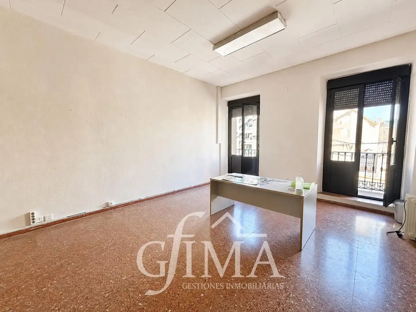 Local comercial de lloguer a Calle de Don Víctor Peñasco, imagen 3