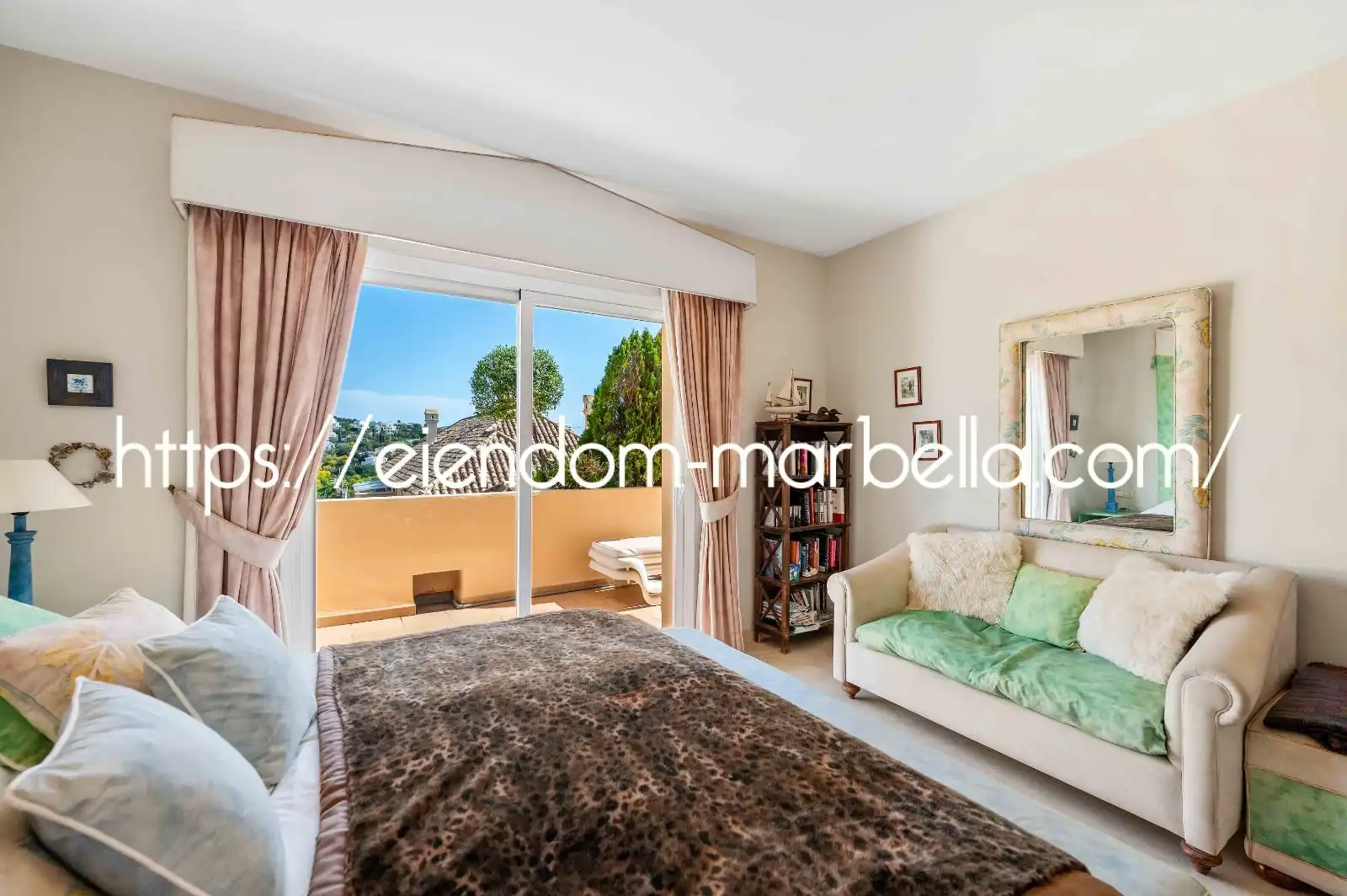 Schlafzimmer von Maisonette zum Verkauf in Marbella mit Klimaanlage, Terrasse und Abstellraum