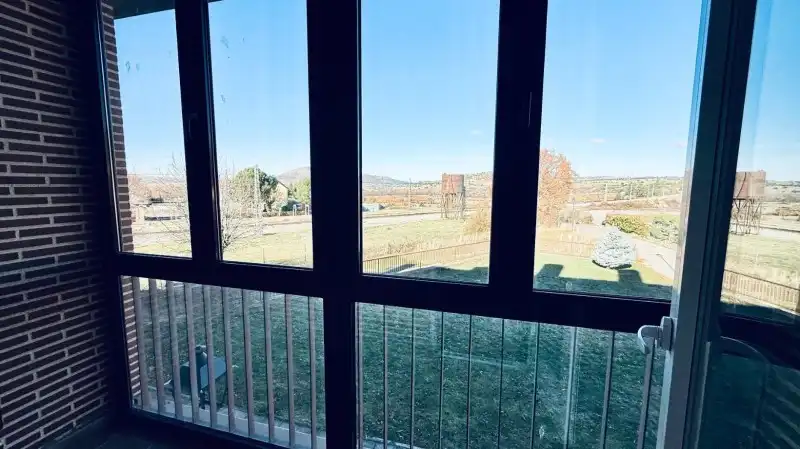 Habitación de Dúplex en venta en El Espinar con Calefacción, Jardín privado y Terraza