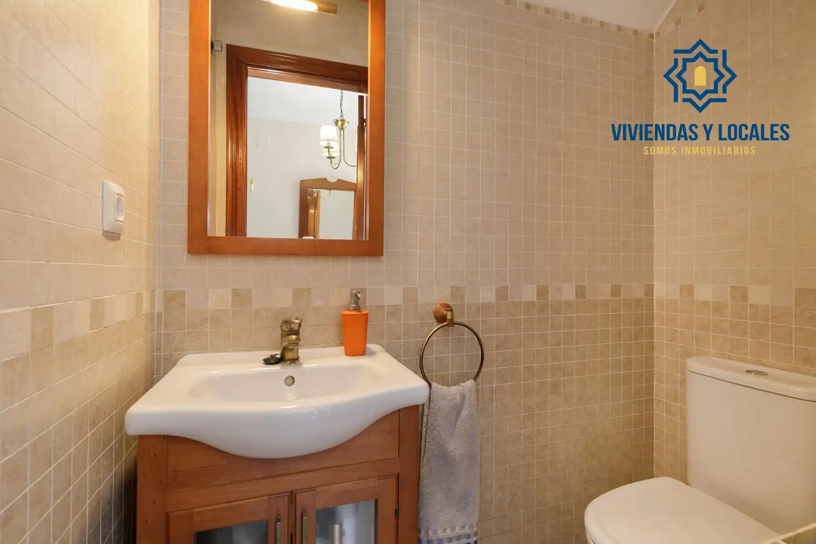 Casa adosada en venta en Angustias - Chana - Encina