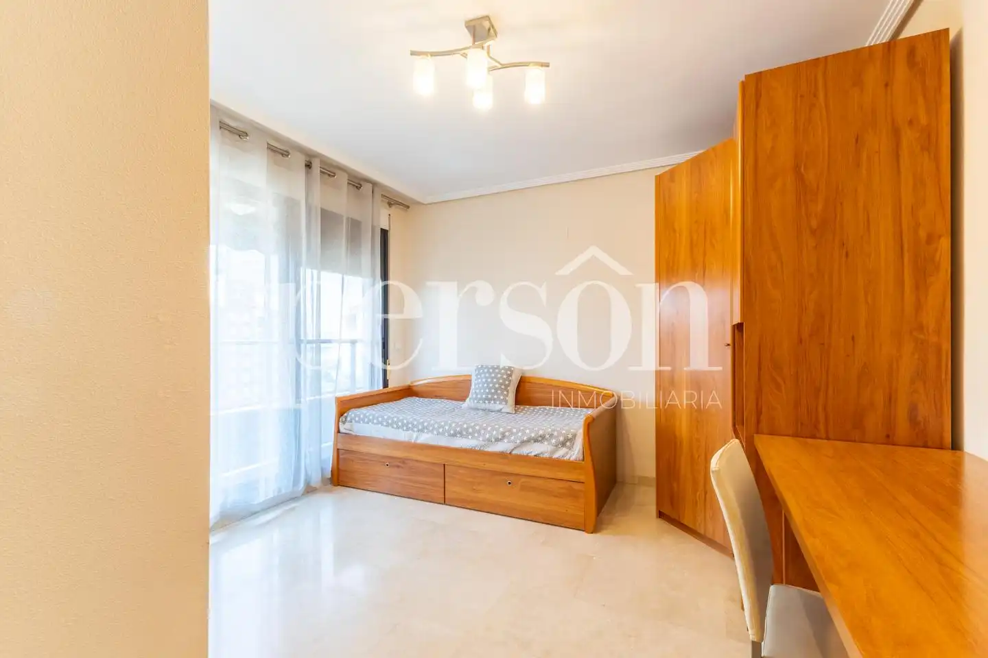 Bedroom of Flat for rent in Valencia  with Air Conditioner, Heating and Private garden