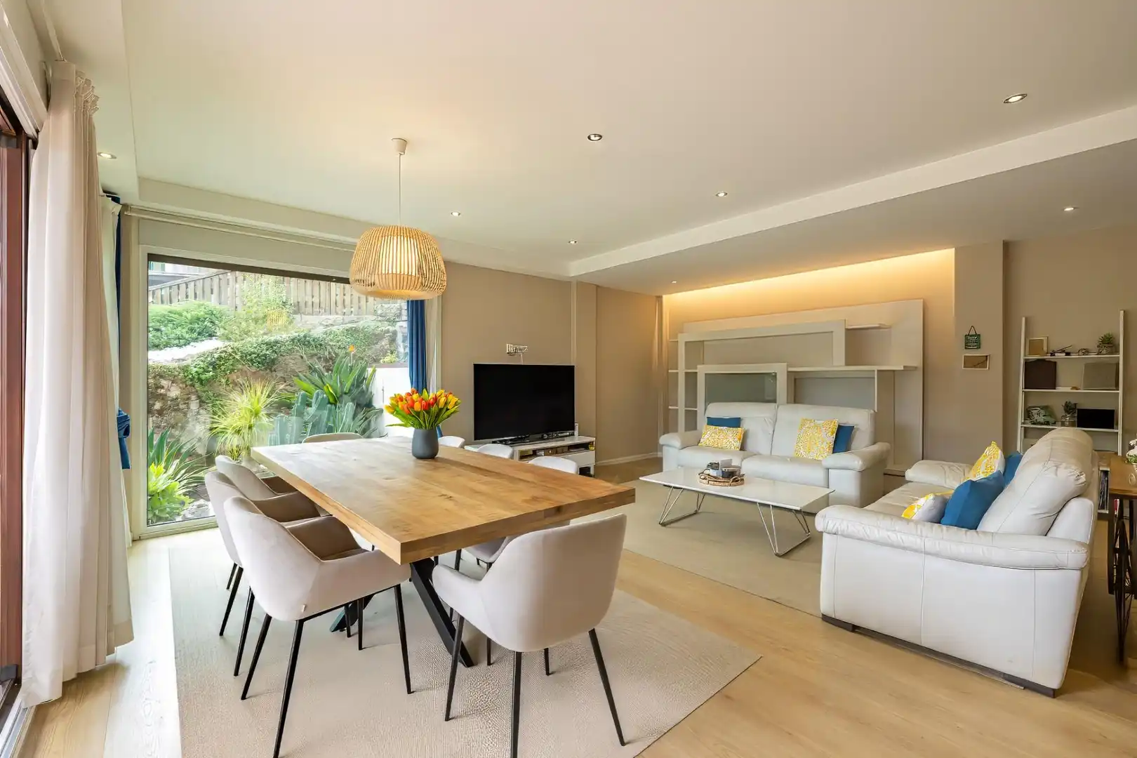 Sala de estar de Casa o chalet en venta en Vigo  con Calefacción, Jardín privado y Terraza