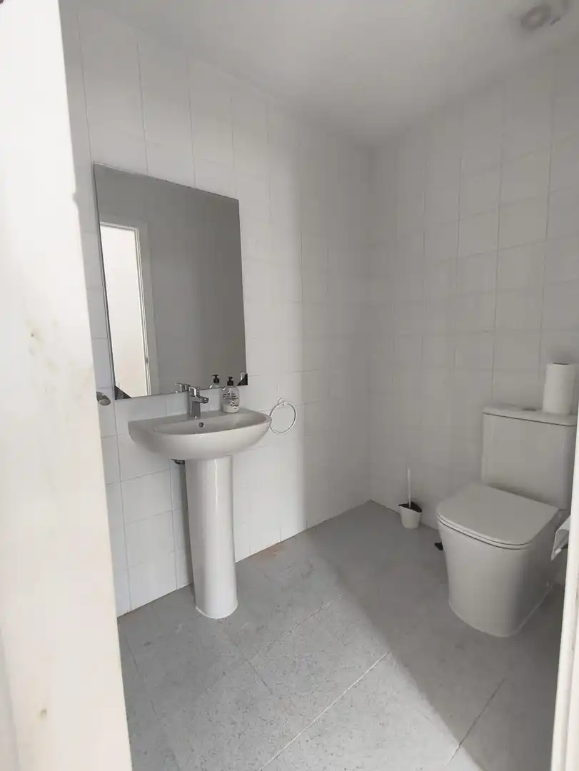Baño de Local de alquiler en Almàssera con Aire acondicionado