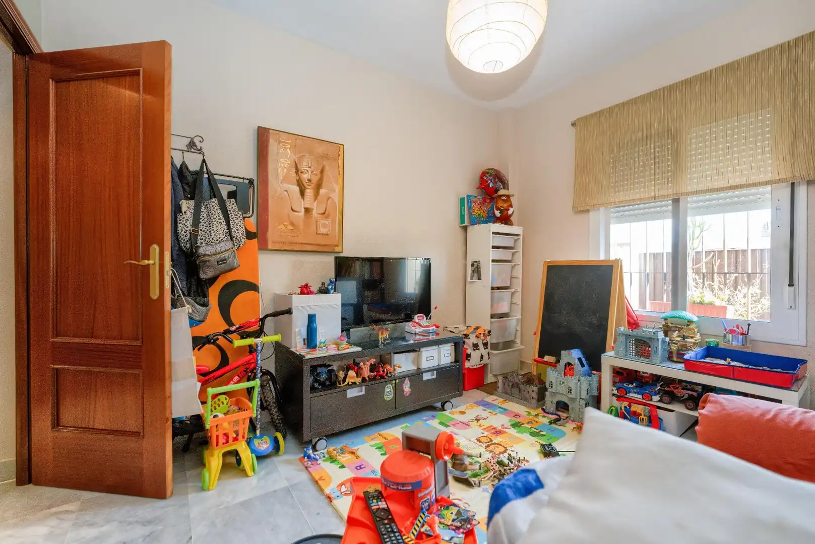 Bedroom of Houses for sale in Espartinas  with Air Conditioner, Heating and Private garden