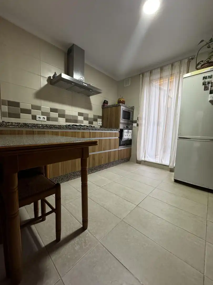 Cuina de Casa adosada en venda en Jerez de la Frontera amb Aire condicionat, Calefacció i Terrassa