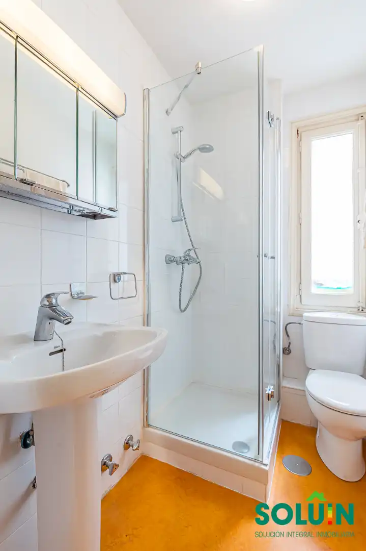 Baño de Piso en venta en Madrid con Aire acondicionado, Calefacción y Parquet