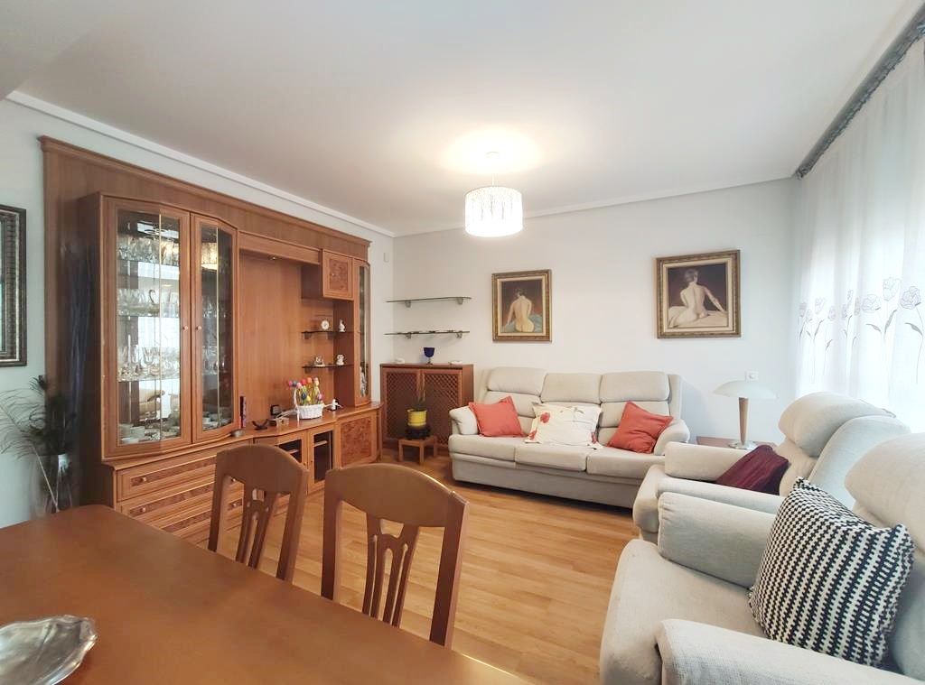 Sala d'estar de Àtic de lloguer en Leganés amb Aire condicionat, Calefacció i Parquet