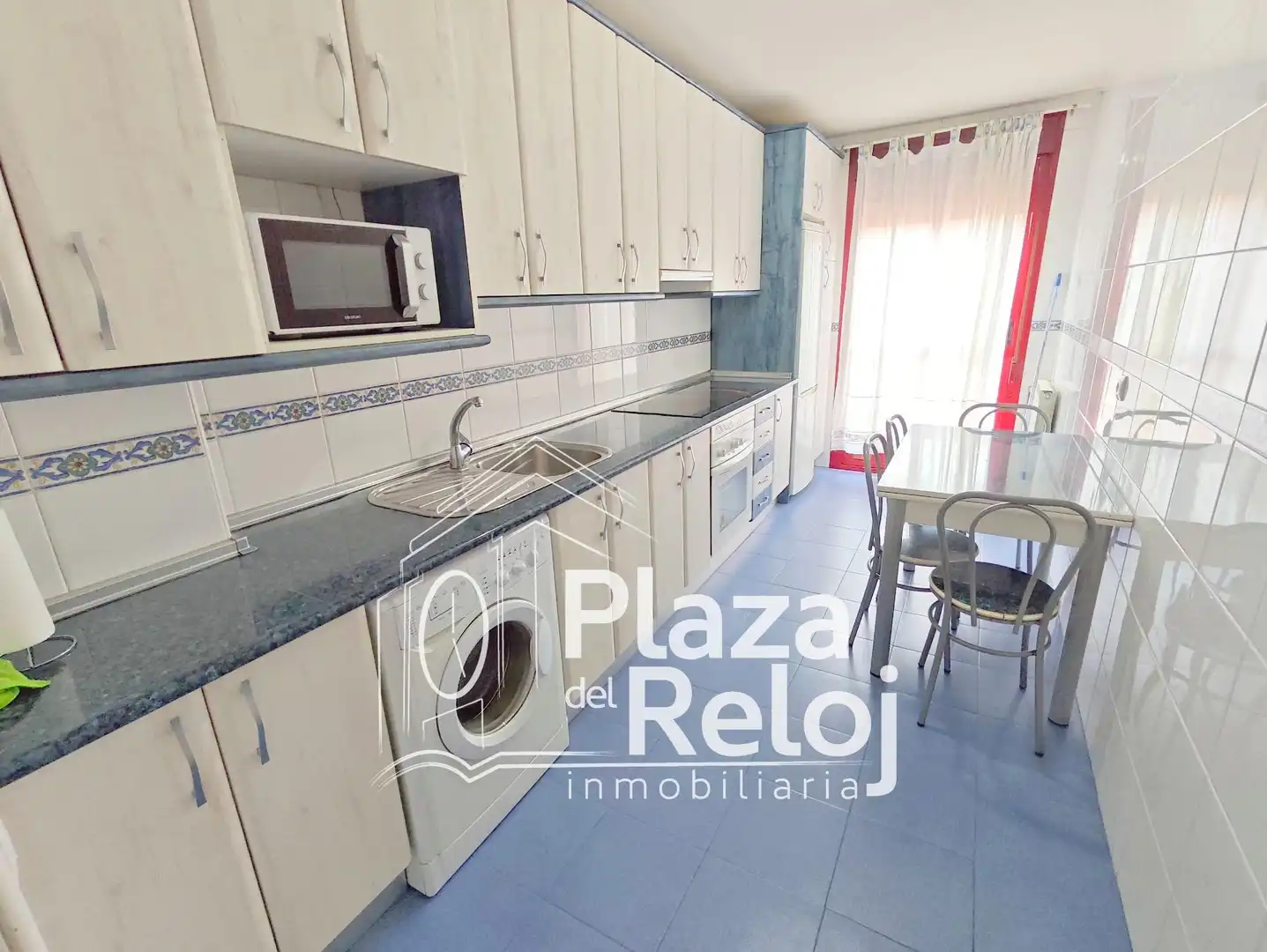 Vista exterior de Dúplex en venda en Talavera de la Reina amb Calefacció, Terrassa i Moblat