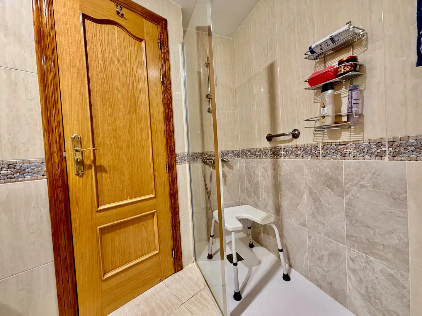 Bathroom of Flat for sale in Madrid  with Air Conditioner, Heating and Parquet flooring