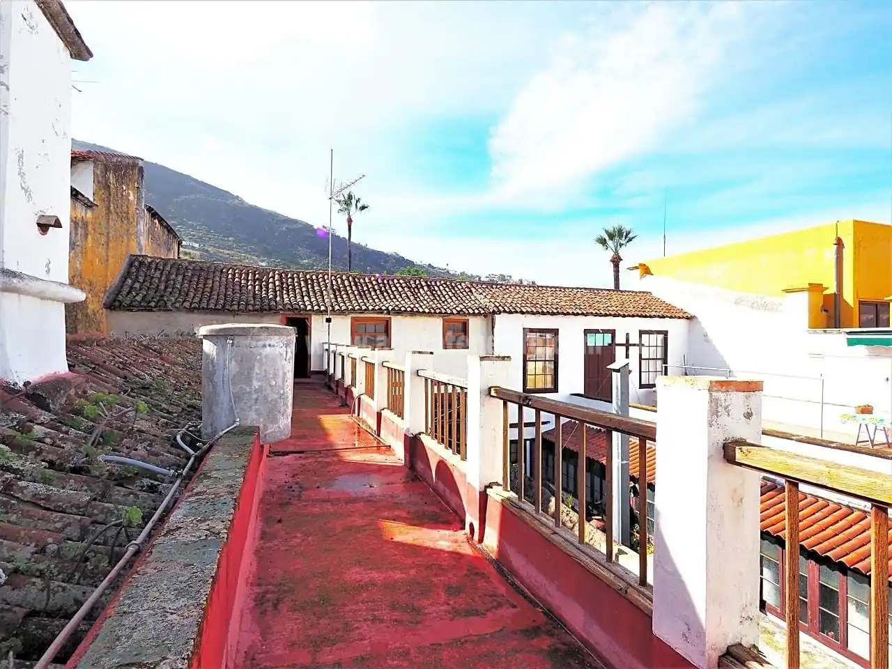 Vista exterior de Casa o xalet en venda en Icod de los Vinos amb Jardí privat