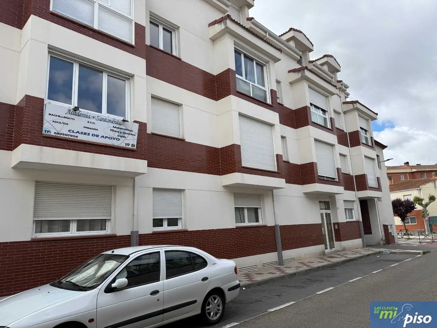 Vista exterior de Pis en venda en Santovenia de Pisuerga amb Aire condicionat, Calefacció i Parquet