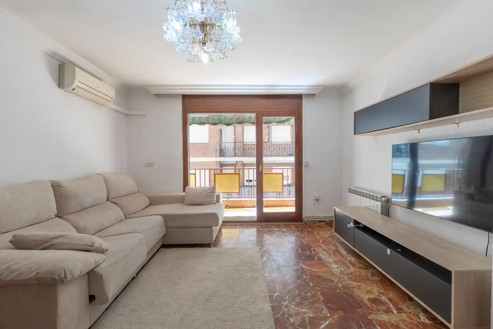 Sala de estar de Piso en venta en Granada con Calefacción y Terraza