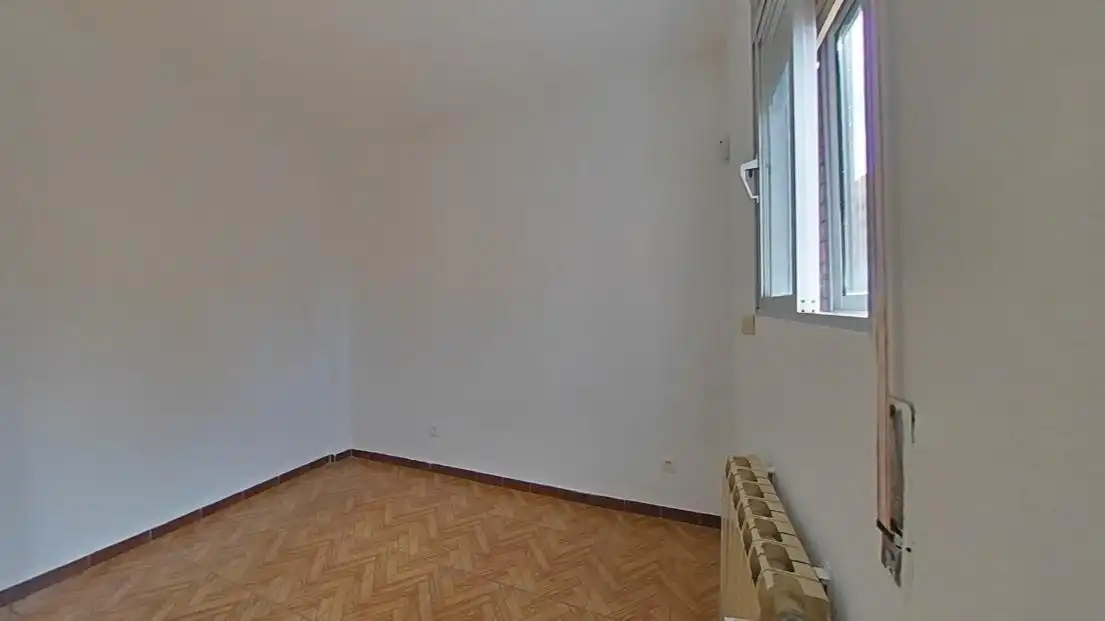 Habitación de Piso en venta en Madrid con Calefacción, Terraza y Horno