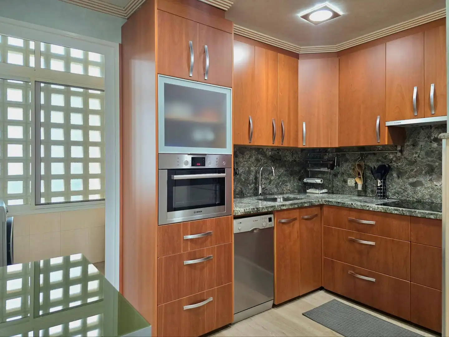 Cocina de Piso en venta en Torremolinos con Aire acondicionado, Calefacción y Jardín privado