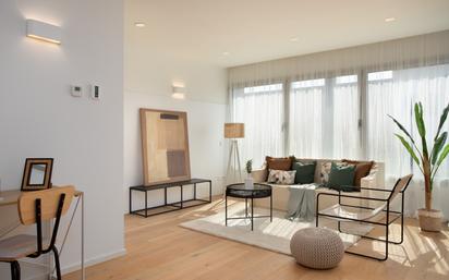 Sala d'estar de Pis en venda en Girona Capital amb Aire condicionat, Calefacció i Terrassa