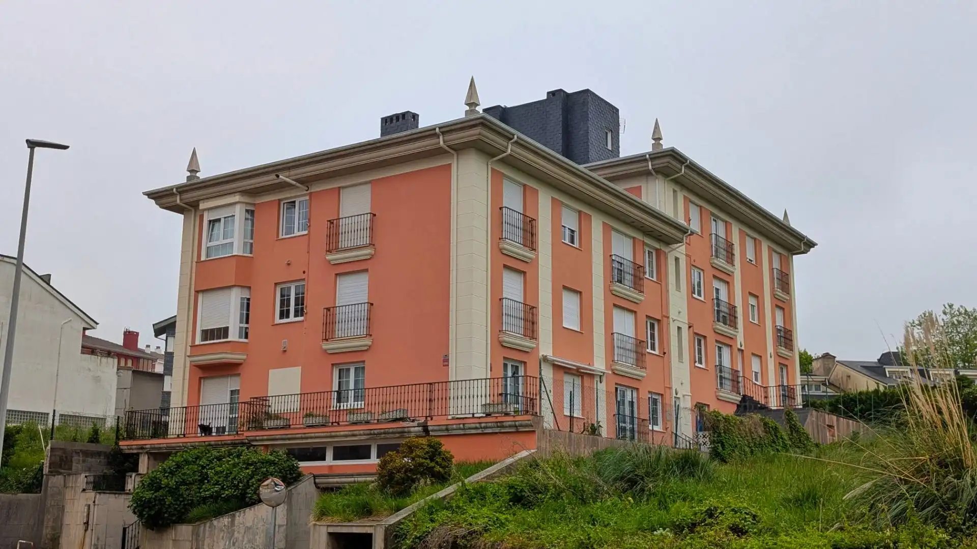 Vista exterior de Dúplex en venda en Piélagos amb Calefacció i Traster