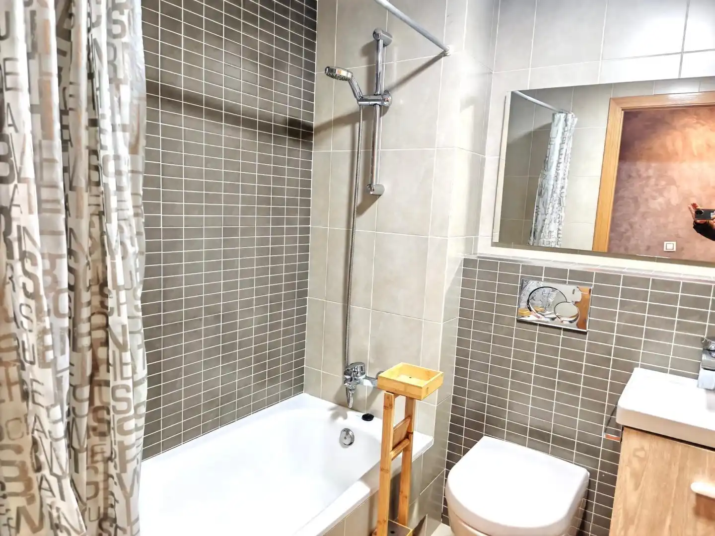 Baño de Piso de alquiler en El Campello con Aire acondicionado, Calefacción y Terraza