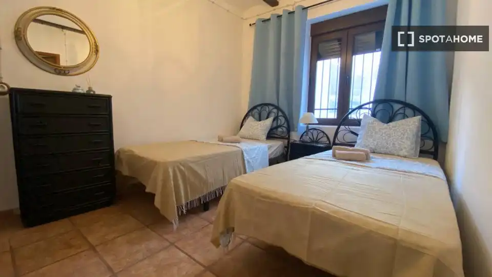 Habitación de Piso de alquiler en Sagunto / Sagunt con Aire acondicionado, Calefacción y Amueblado