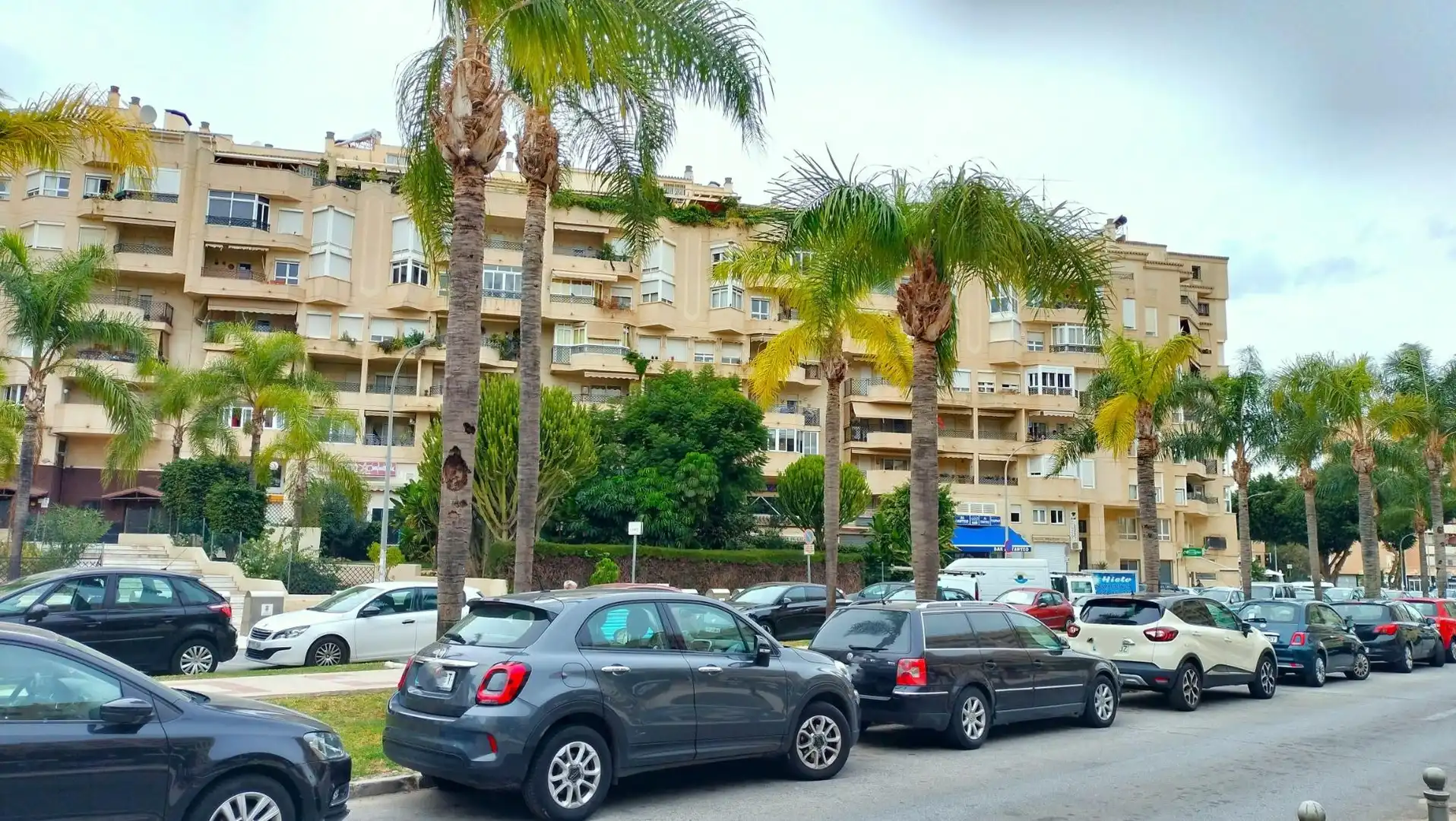 Vista exterior de Piso en venta en Torremolinos con Aire acondicionado, Jardín privado y Terraza