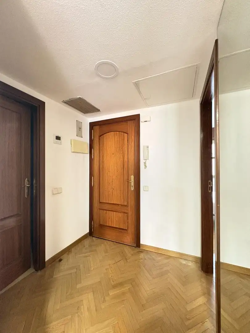 Wohnung zur Miete in Madrid mit Klimaanlage, Heizung und Parkett