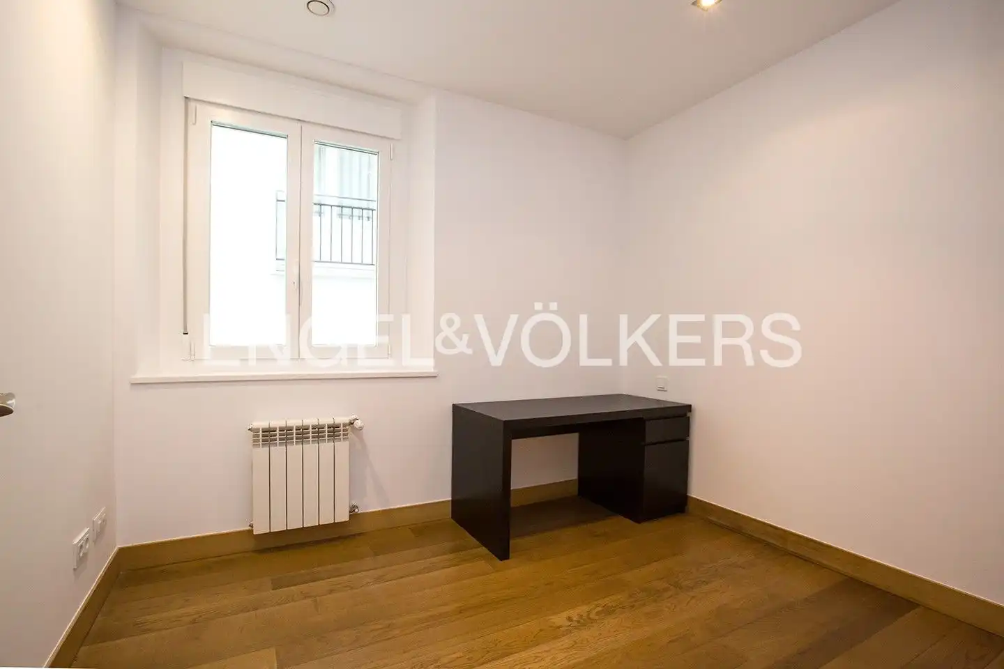 Habitación de Piso de alquiler en Bilbao  con Calefacción, Amueblado y Balcón