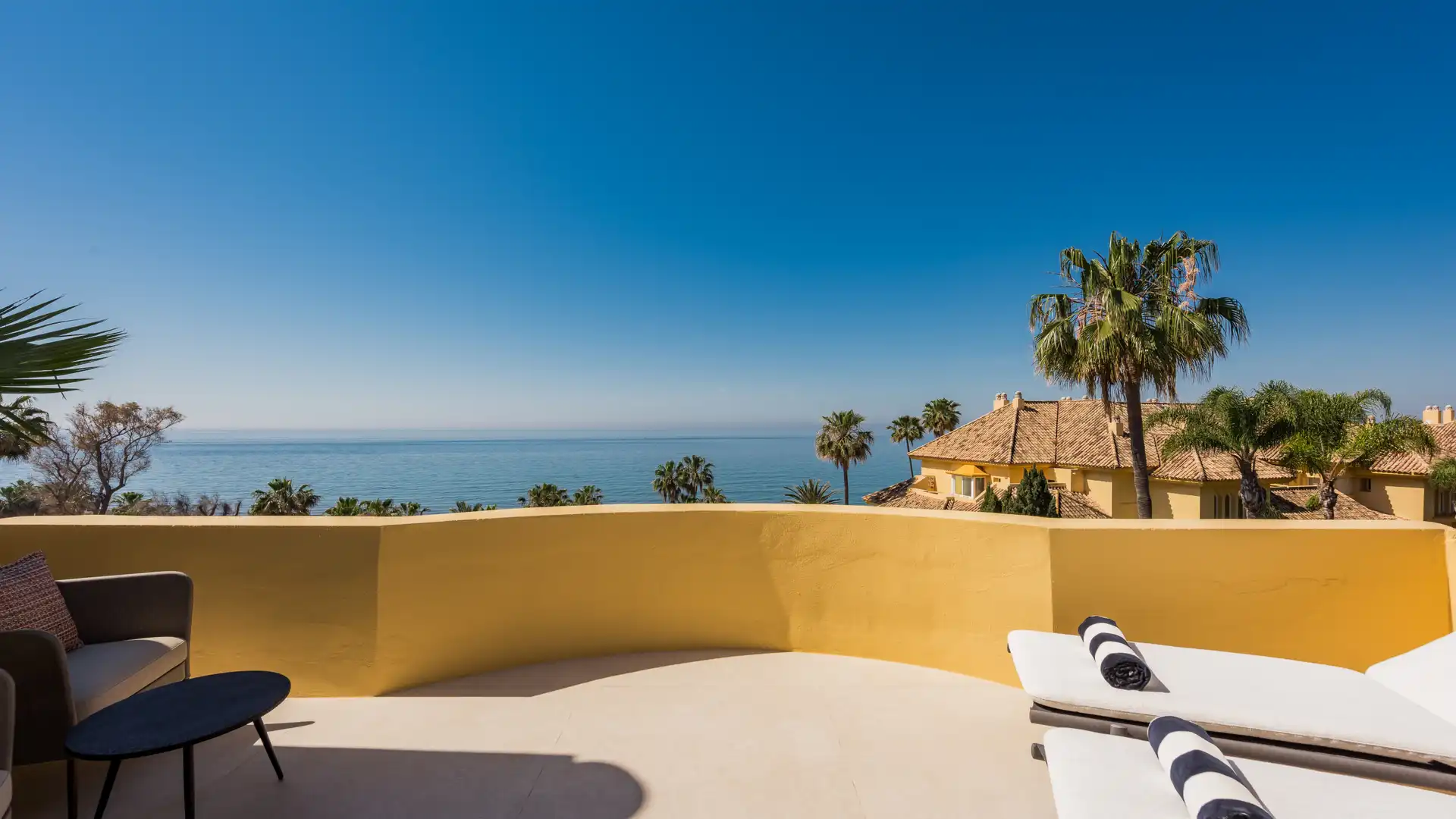 Terrasse von Dachboden zum Verkauf in Marbella mit Klimaanlage, Terrasse und Abstellraum