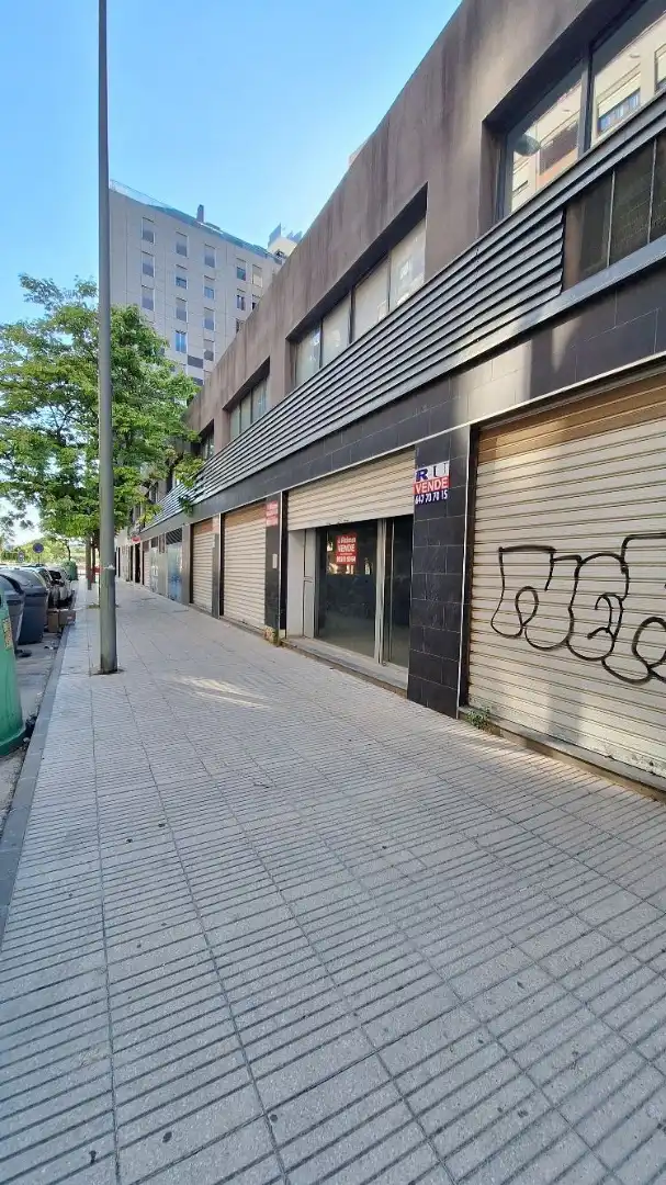 Vista exterior de Local en venta en Alzira