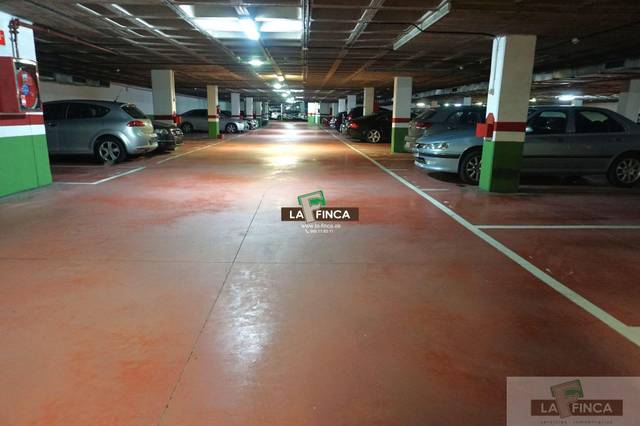 Garaje en Venta en Auditorio - Seminario - Parque de Invierno