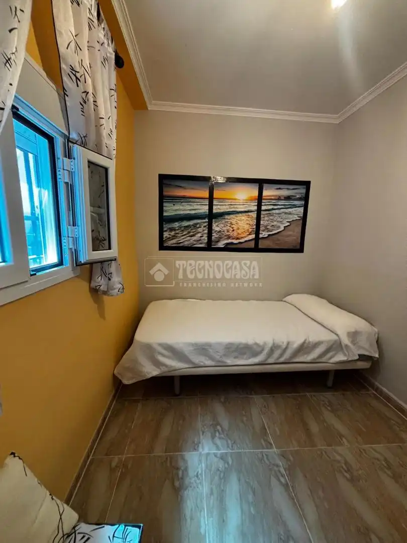 Bedroom of Houses for sale in Sevilla  with Air Conditioner