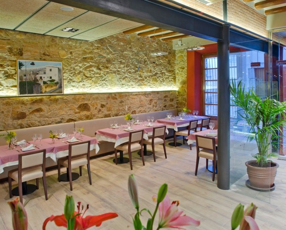 Premises for sale in Pineda de Mar  with Air Conditioner and Furnished