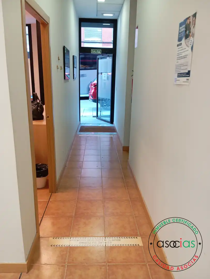 Büro zum Verkauf in Oviedo  mit Heizung