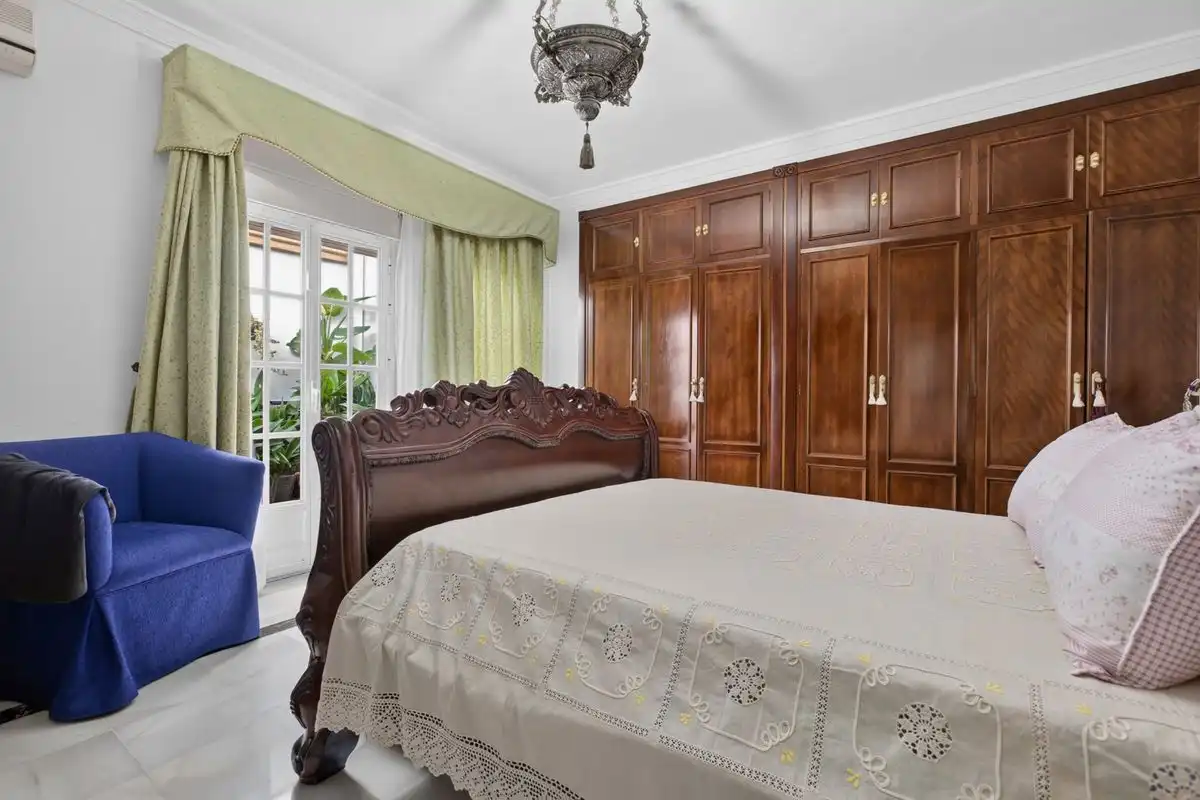 Schlafzimmer von Maisonette zum Verkauf in Bollullos de la Mitación mit Heizung, Privatgarten und Abstellraum
