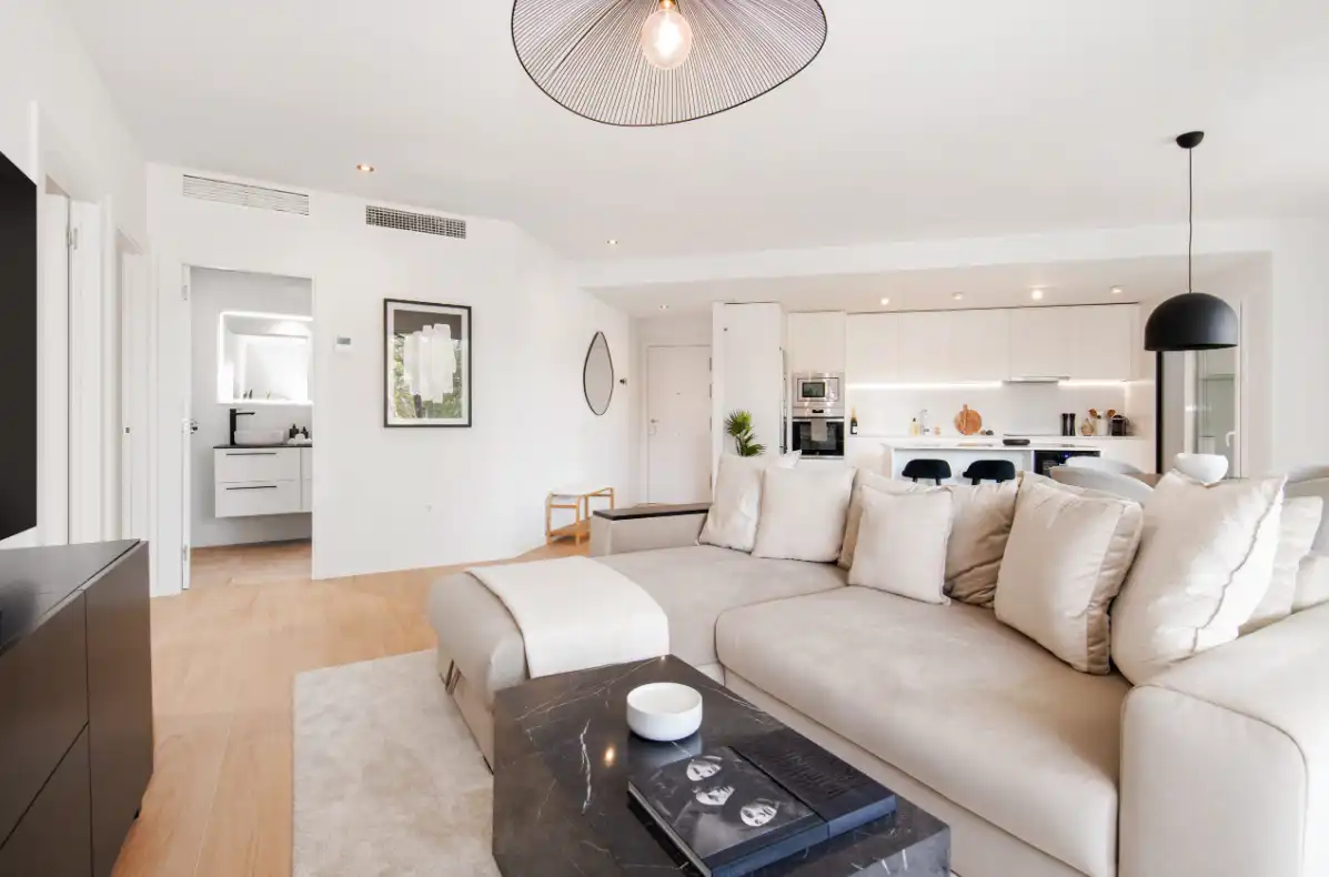 Apartment with pool for sale in Marbella Centro