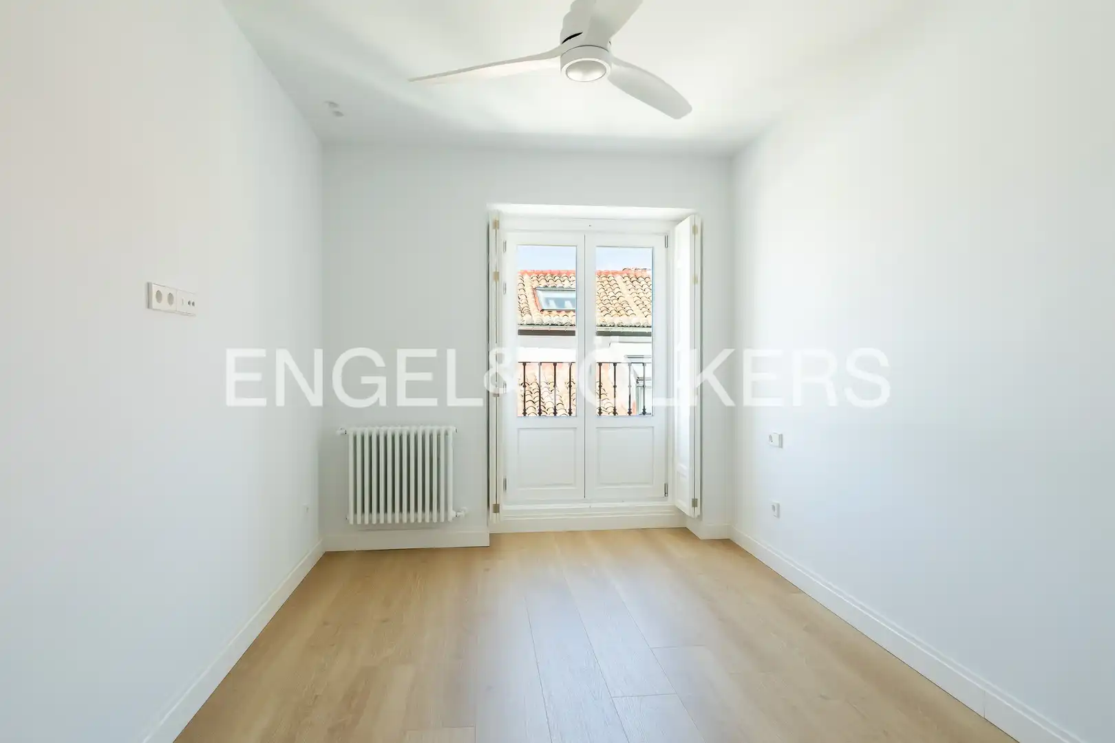 Bedroom of Flat for sale in Madrid  with Air Conditioner, Heating and Storage room