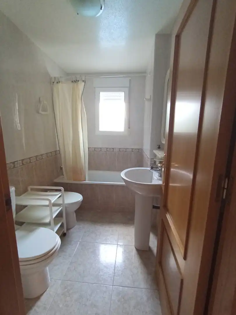 Badezimmer von Wohnung zum Verkauf in La Manga del Mar Menor mit Terrasse, Möbliert und Ofen