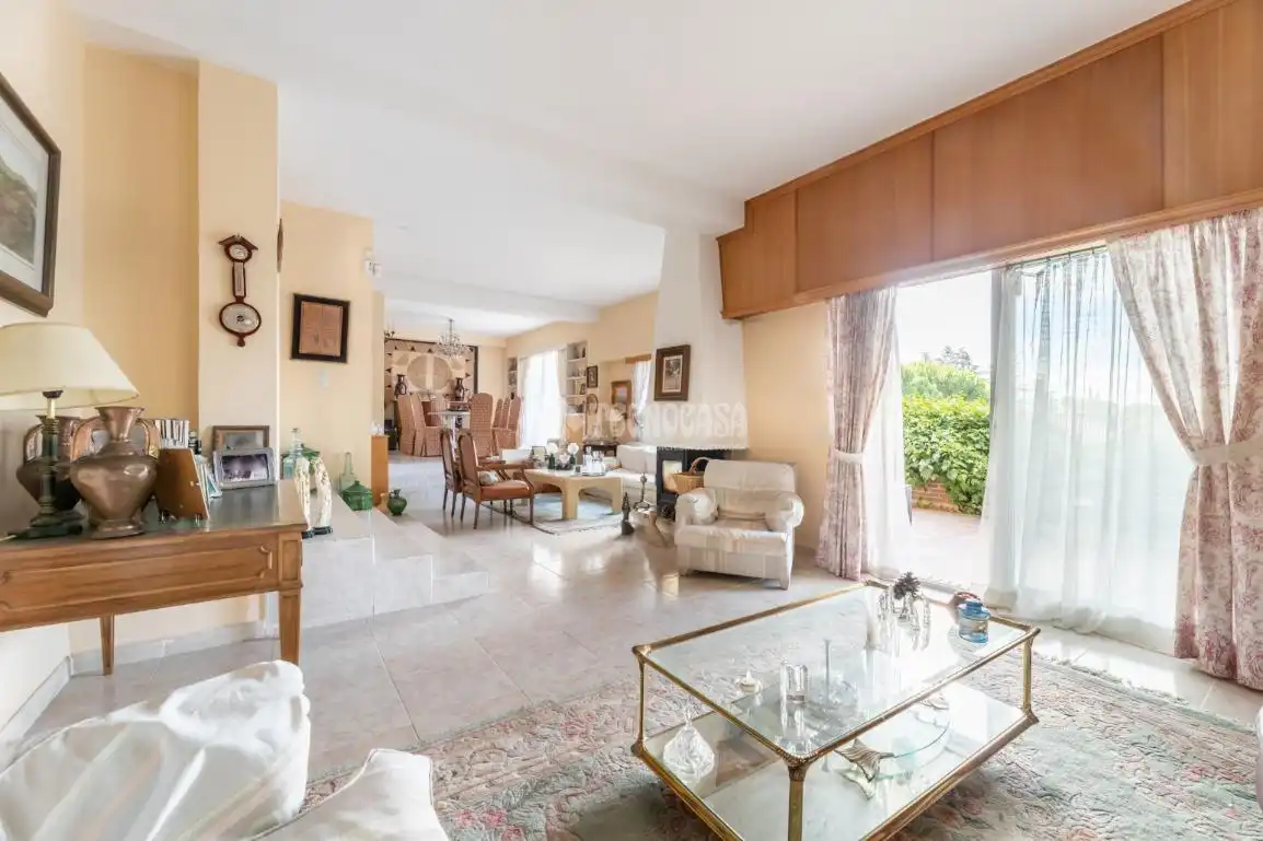 Wohnzimmer von Haus oder Chalet zum Verkauf in Torrelodones mit Heizung, Privatgarten und Terrasse