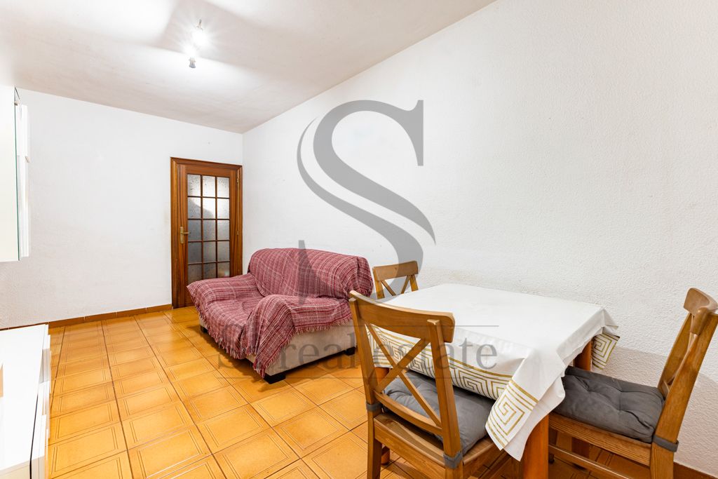 Exterior view of Flat for sale in  Barcelona Capital  with Furnished