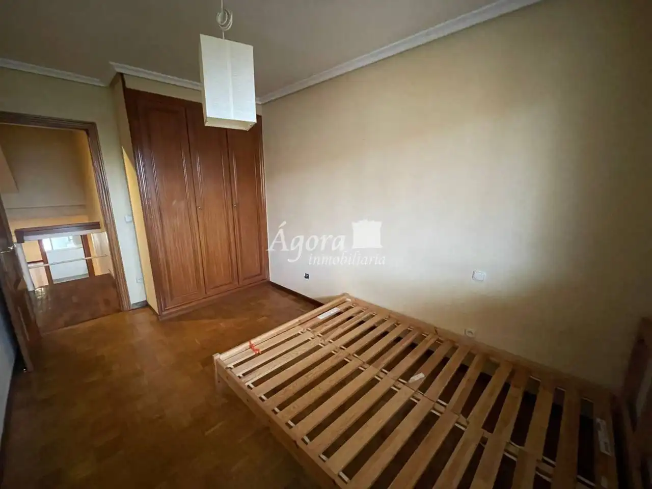 Habitación de Dúplex en venta en Valladolid con Calefacción, Parquet y Terraza