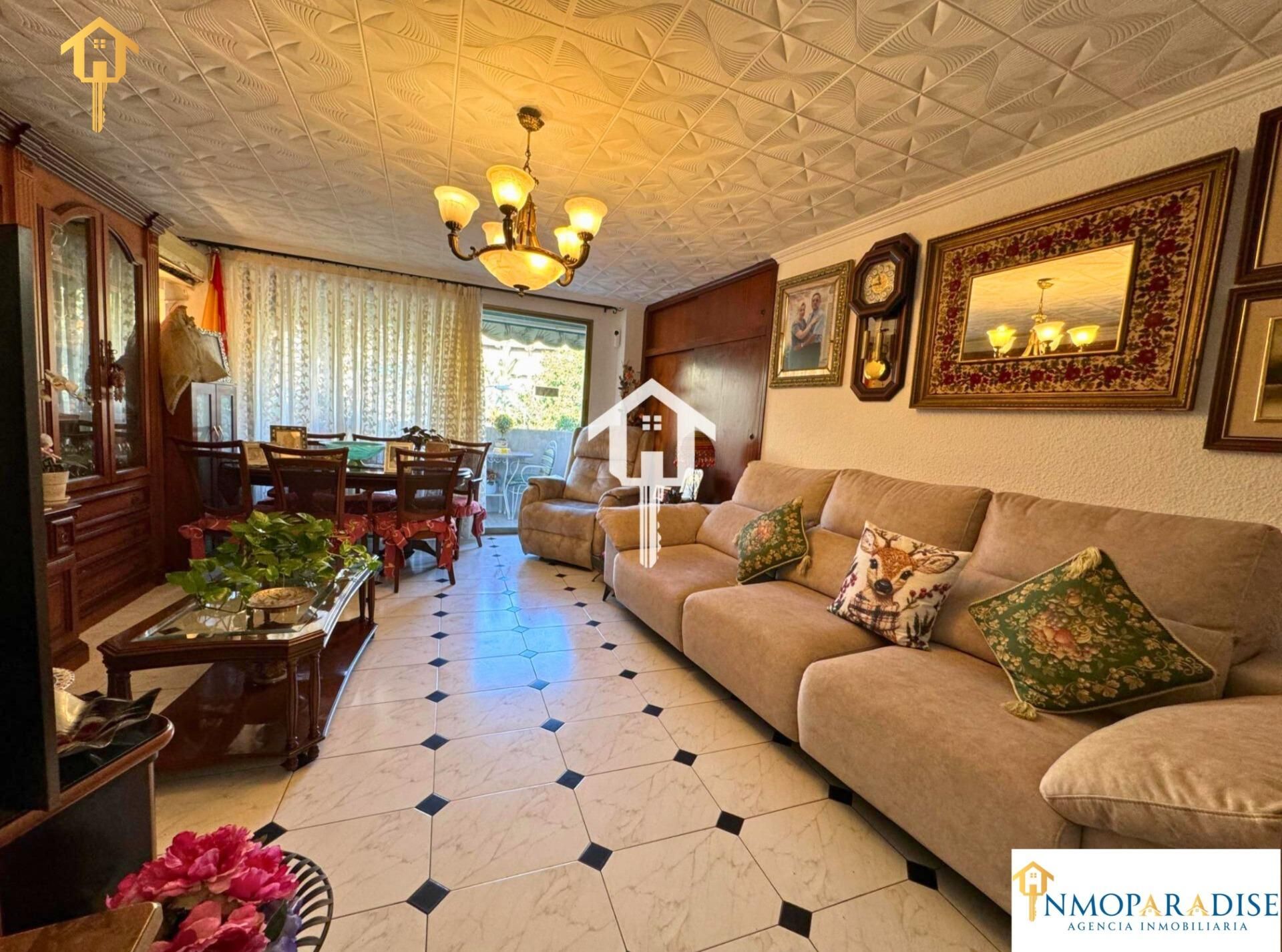 Sala de estar de Piso en venta en Alicante / Alacant con Terraza, Trastero y Balcón