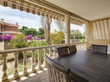 Haus mit Garten zum Verkauf in Carrer Cap de Tortosa