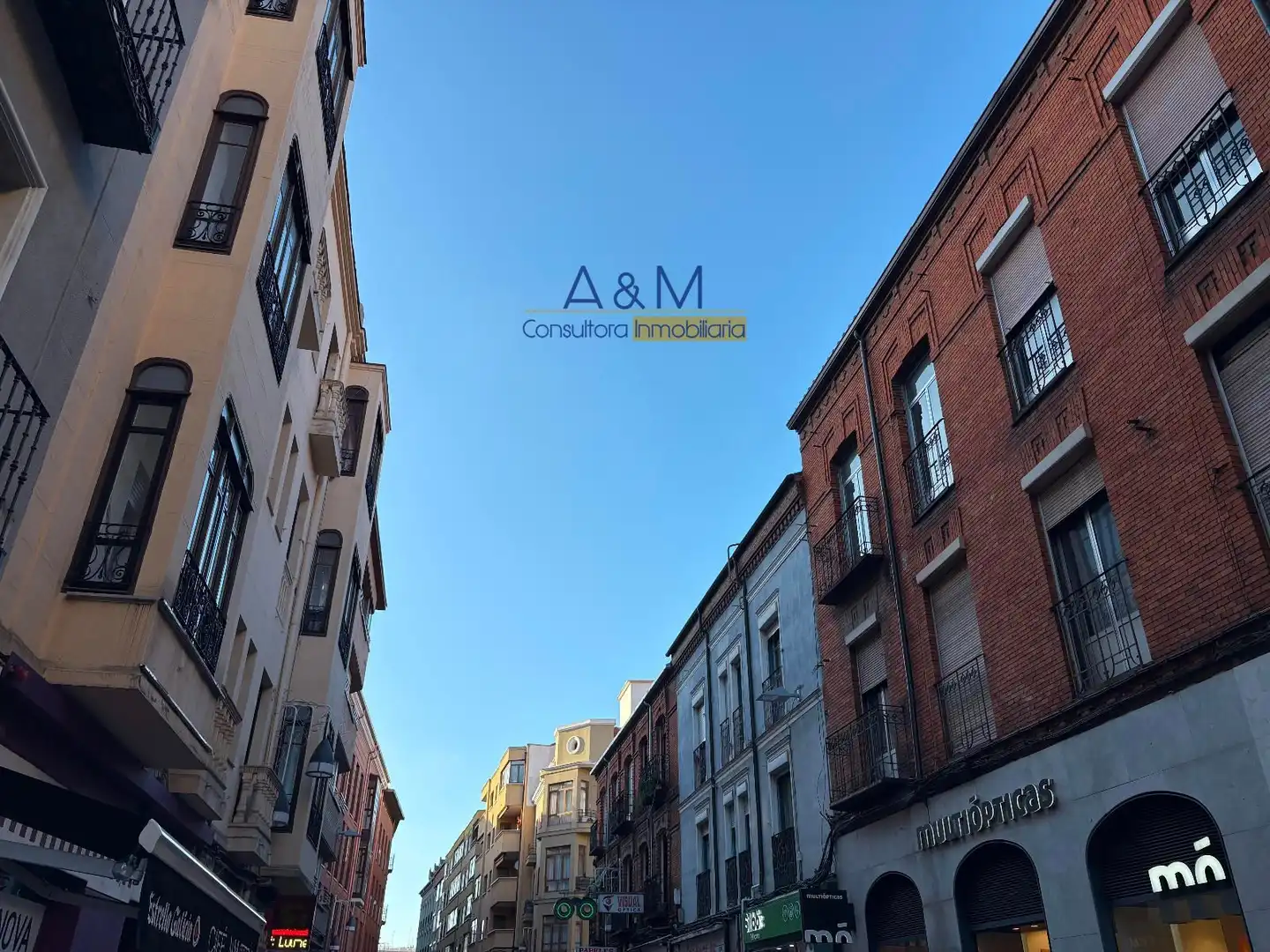 Buildings for sale in Manteria, Centro