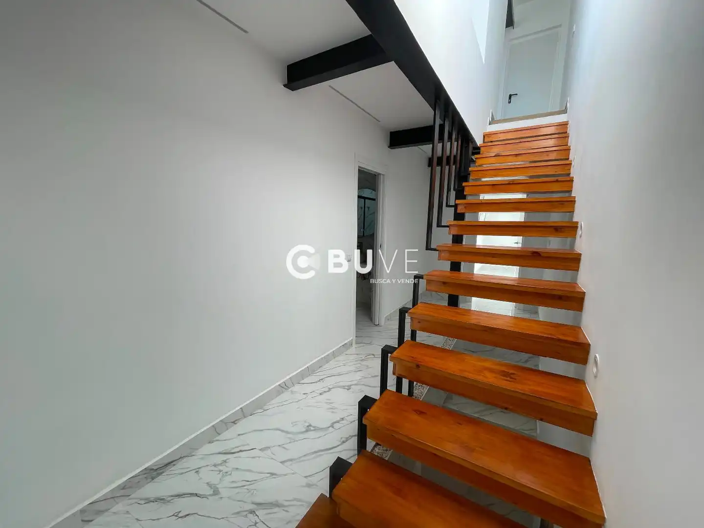Houses for sale in Sevilla  with Air Conditioner, Terrace and Swimming Pool